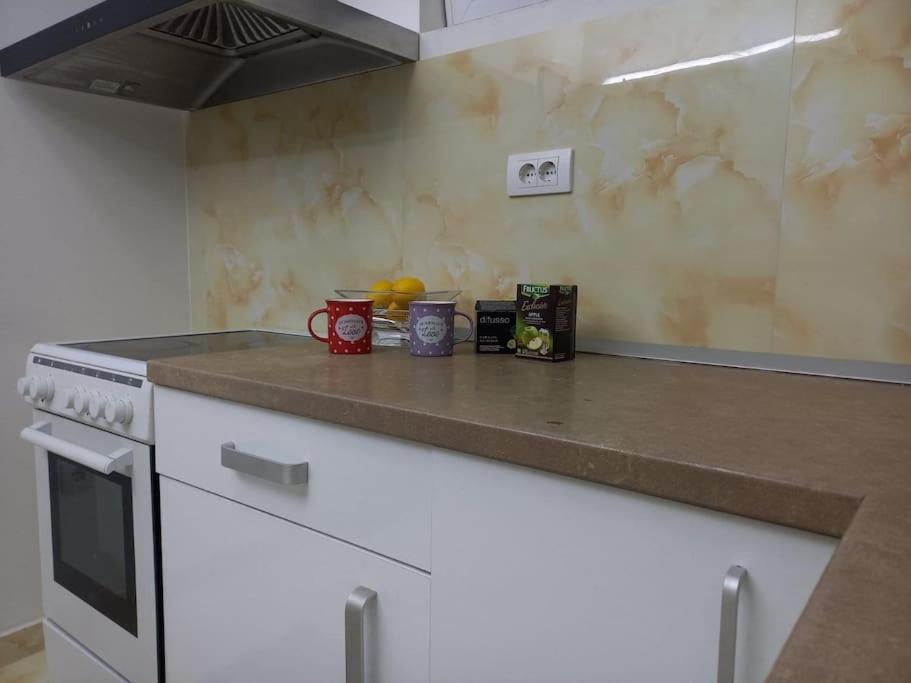2Br Airport Accommodation W/Free Private Parking Ledine Exterior photo
